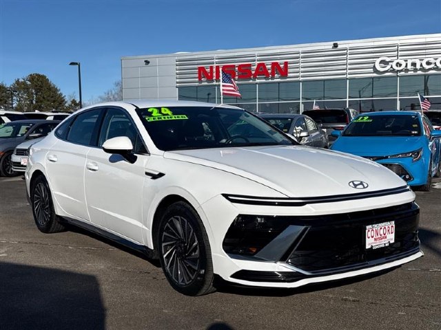 An image of 2024 Hyundai Sonata Hybrid