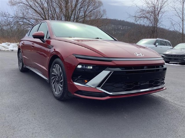 An image of 2024 Hyundai Sonata Hybrid
