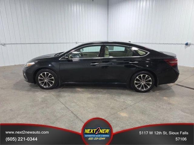 An image of 2016 Toyota Avalon