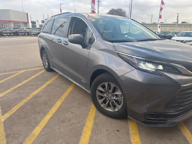 An image of 2021 Toyota Sienna