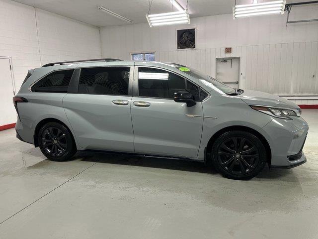 An image of 2023 Toyota Sienna